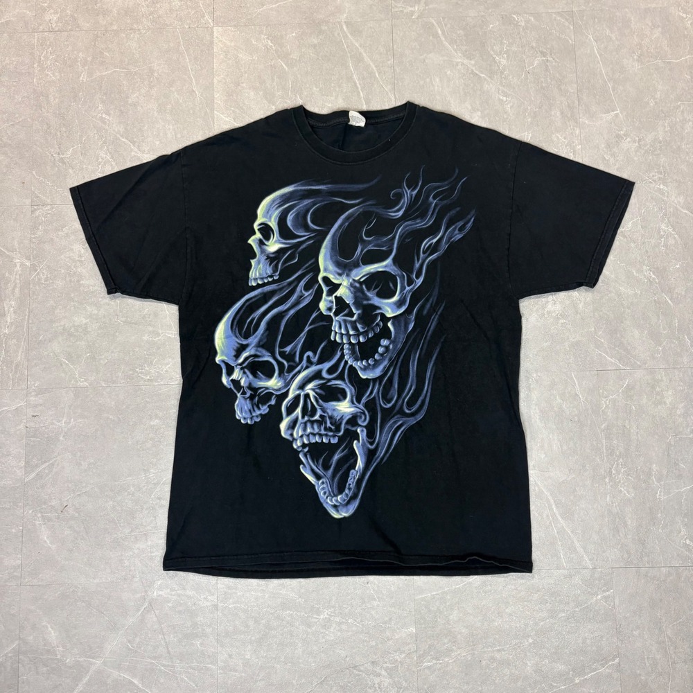 Fruit of the Loom Heavy HD Black Flaming Blue Skulls Graphic T-Shirt Mens XL